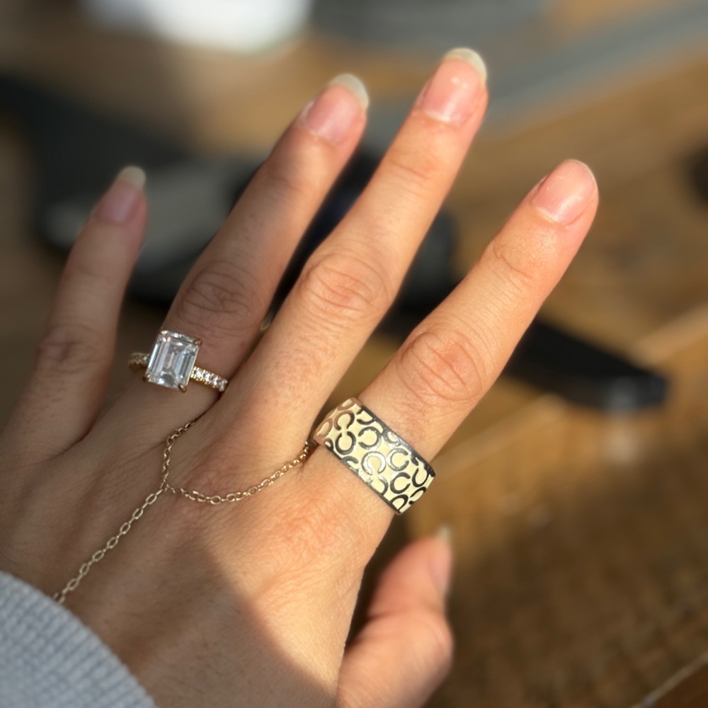 Vintage Coach Silver and White Ring - Picture 7 of 8